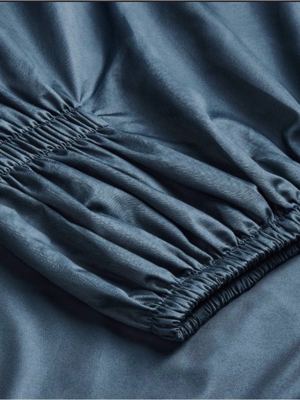 California King 600 Thread Count
Sateen Sheet Set in Dark Mineral Blue - Picture 3 of 5